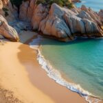 découvrez la plage des sables menus, un joyau caché niché au creux des rochers granitiques, offrant un cadre naturel préservé et une ambiance paisible pour vos moments de détente.